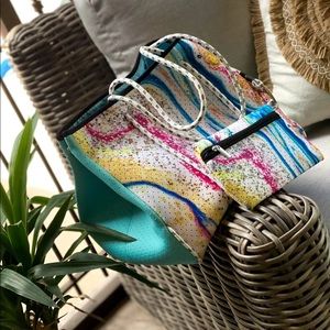 NWT ☀️ Turquoise Gemstone Swirls Neoprene Tote